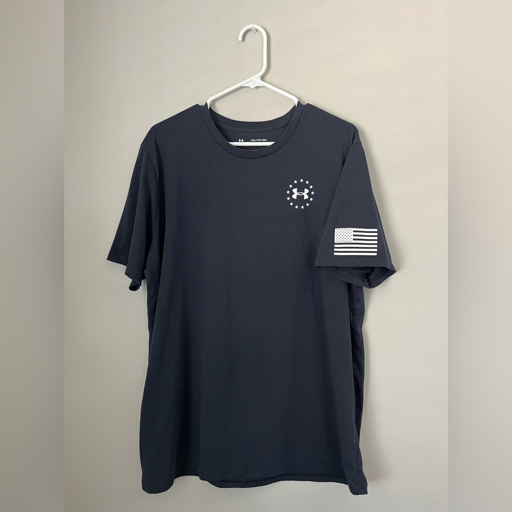 Men’s Under Armour Shirt 2XL